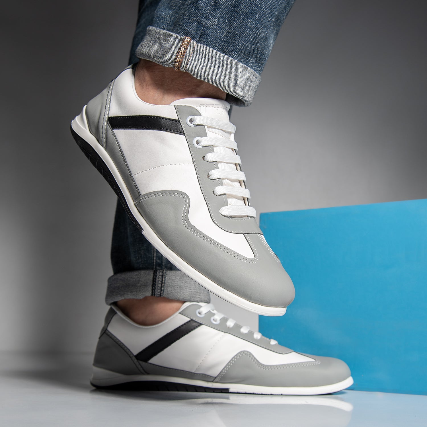 M17 Sneaker