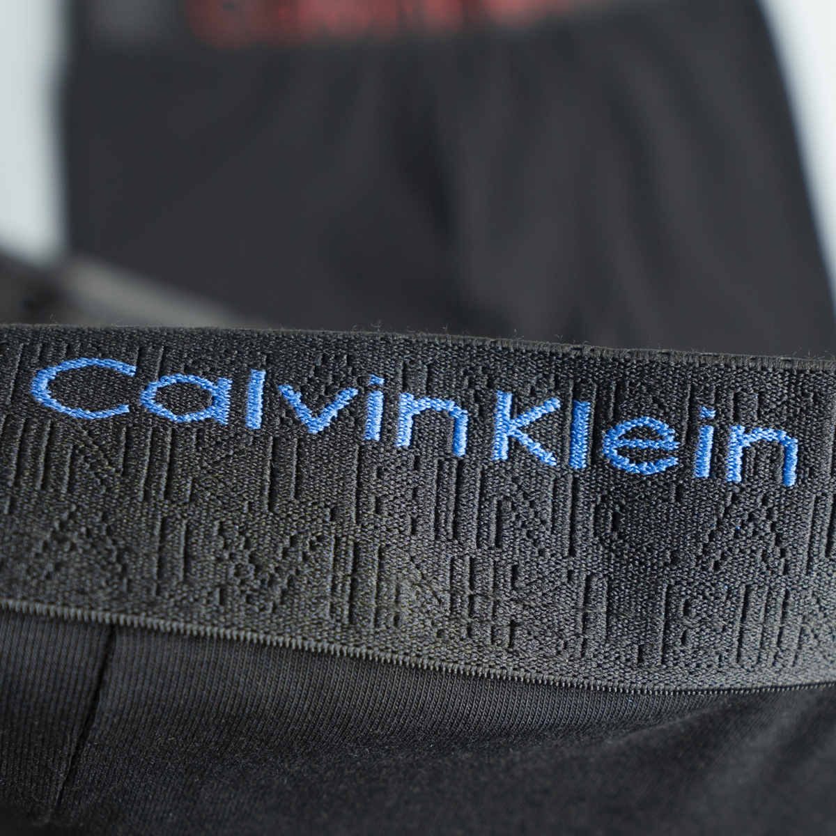 CALVIN KLEIN 4K