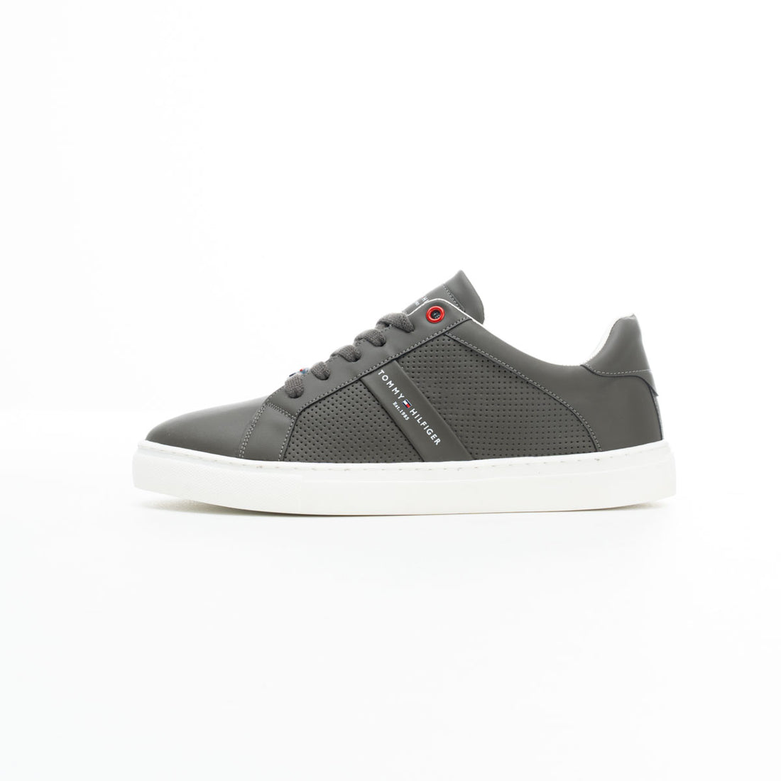 TO Sneakers V25